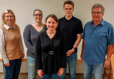 von links: Seminarleiterin Doris Klingseisen, Sonja Himmelstoß, Ramona Laußer, Maximilian Irlbeck und Außenstellenleiter Hermann Gammer